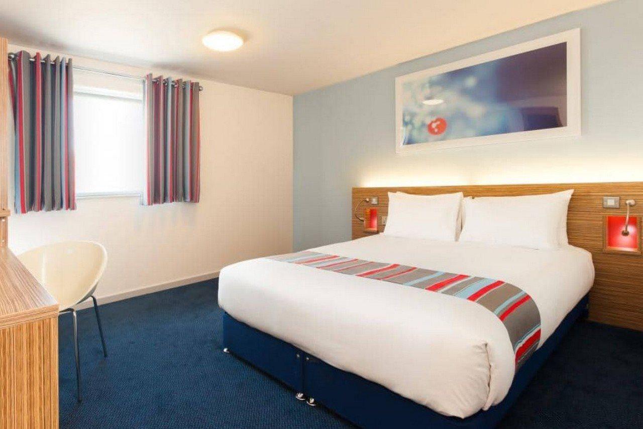 Travelodge London Teddington Exterior photo