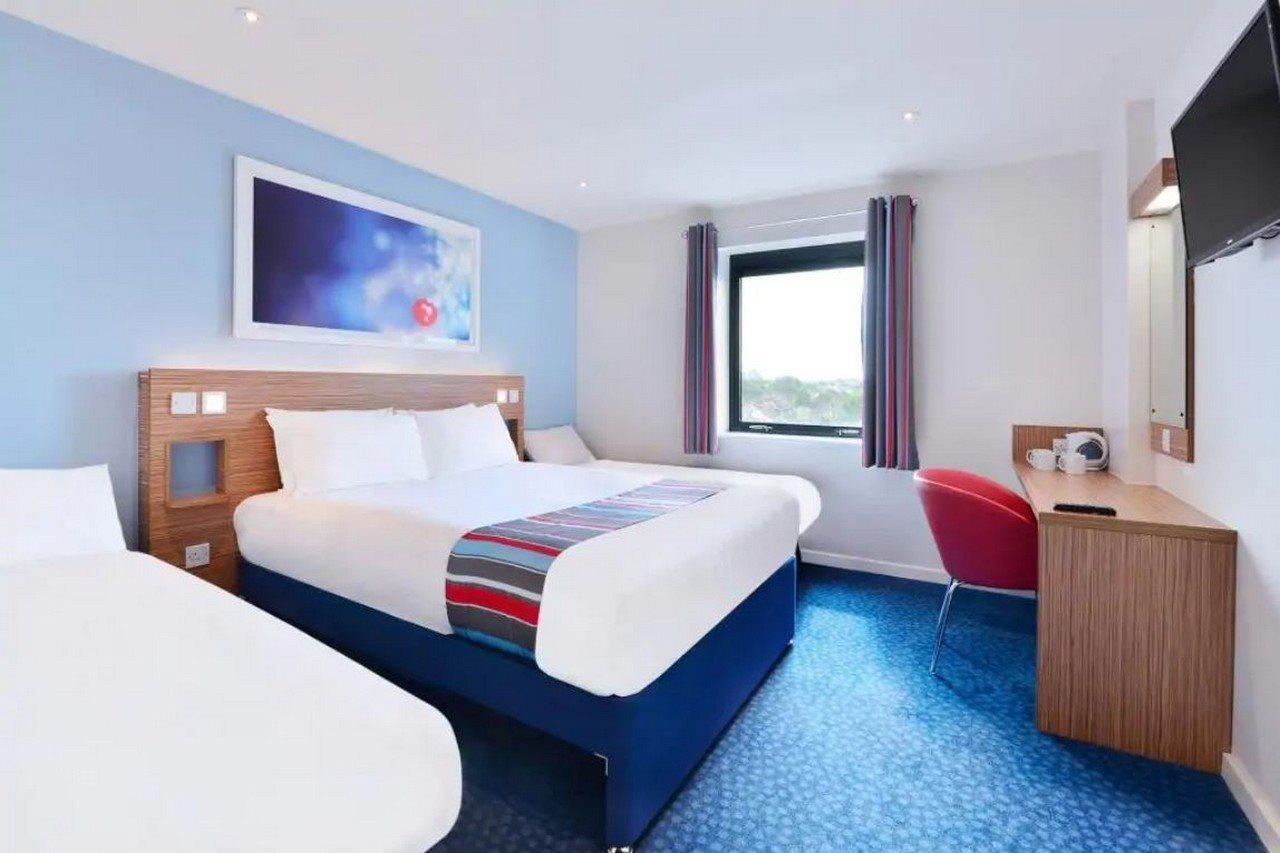 Travelodge London Teddington Exterior photo