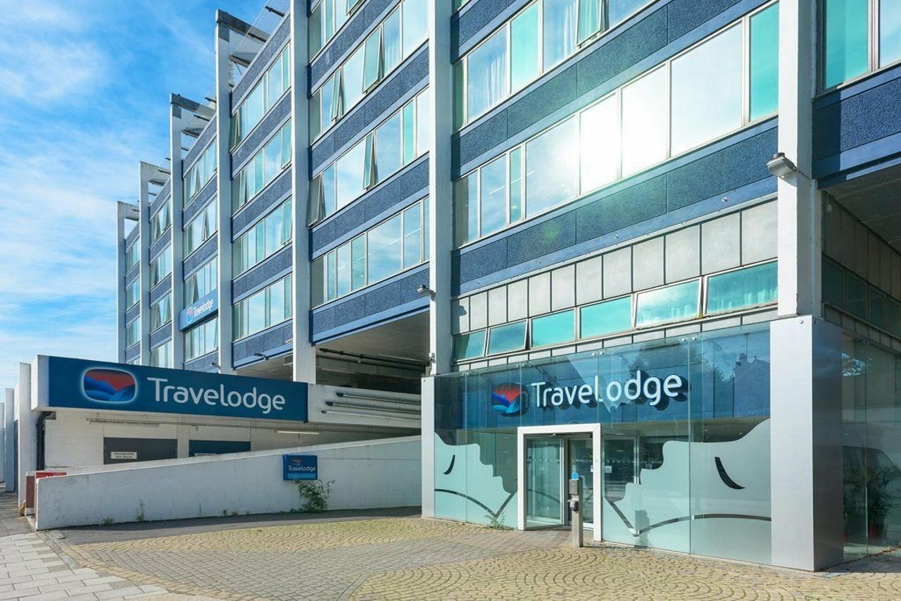 Travelodge London Teddington Exterior photo
